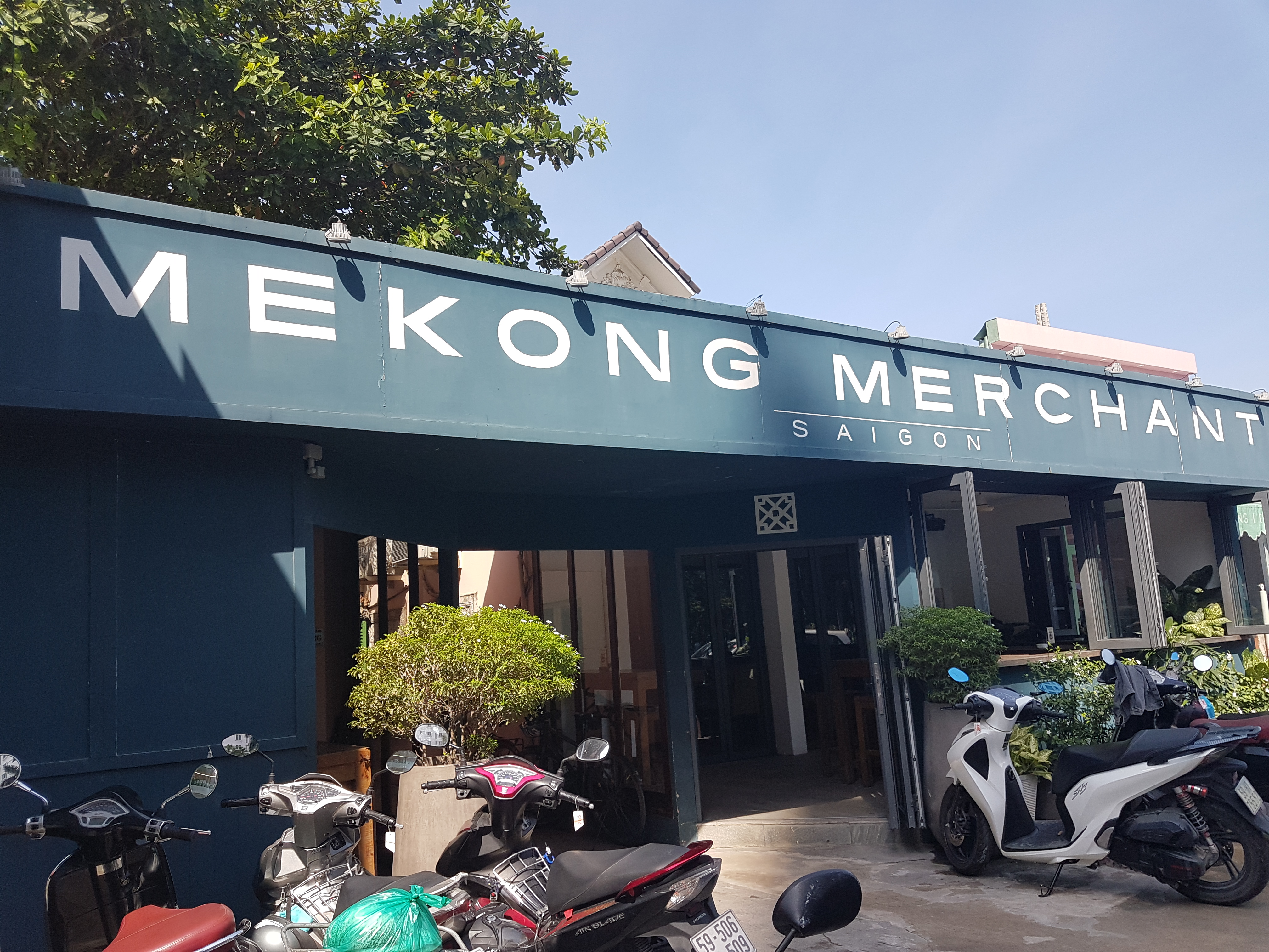 ホーチミン2区のカフェ Mekong Merchant Saigon Familytravelog Life Is Shiok